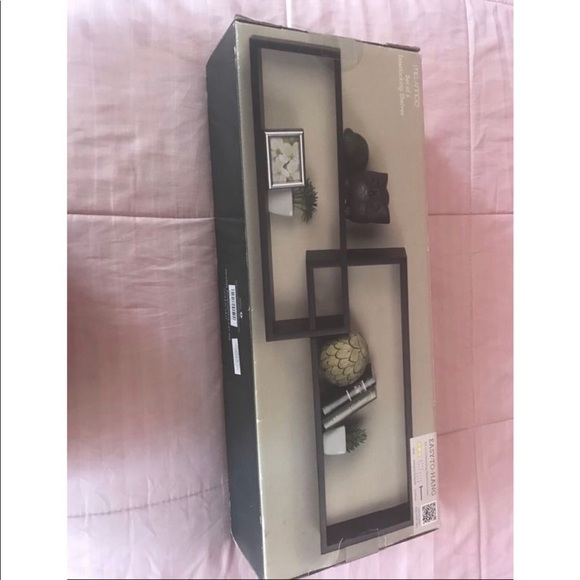 Shelves/ frames - Picture 2 of 3